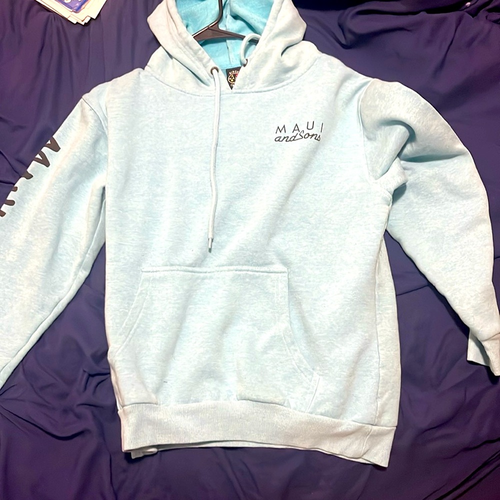 nice vibrant blue Maui hoodie men’s S or youth